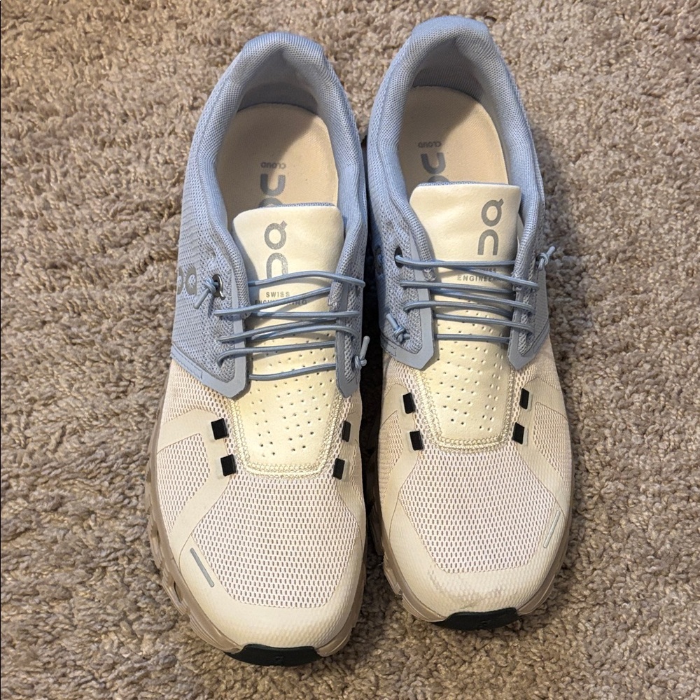 On Cloud Neutral White and Light Blue Running Shoes. Womens Size 10.5 New